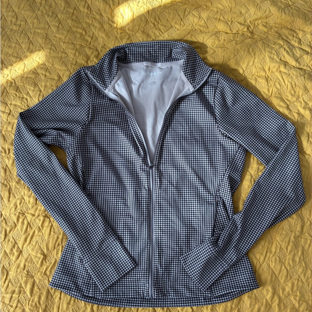 Abercrombie & Fitch Black and White Houndstooth Blazer